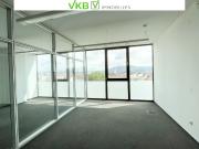 Exklusiv: Klimatisiertes Penthouse Büro mit Dachterrasse