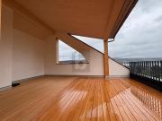 EXKLUSIV MIT BEEINDRUCKENDER TERRASSE UND SEEBLICK