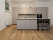 Exklusiv sanierte 4 Zimmer Wohnung mit 2 Loggien in...