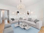 Exklusiv sanierte Altbauwohnung mit 2 Schlafzimmern, 2...