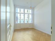 Klassik & Design Exklusive Stilwohnung mit Stuck,...