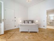 Exklusive 2 Zimmer Altbauwohnung mit Balkon & Kamin im...