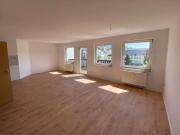 Exklusive 3 R Dachgeschosswohnung zentrumsnah mit Aufzug...