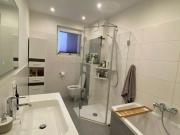 Exklusive 3 Zimmer Wohnung mit großem Balkon & 2...