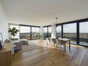 Exklusive 4.5 Zimmerwohnung auf der 27. Etage im Three...