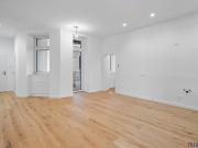 Exklusive Altbauwohnung mit großem Balkon in Gehweite...