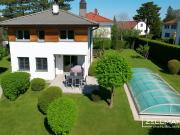 Exklusive Doppelhaushälfte mit beheiztem Pool auf 516 m²...