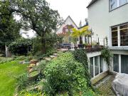 Exklusive Erdgeschoss Wohnung mit Terrasse und Garten