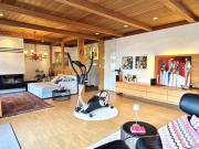 Exklusive Hanglage, Bergblick & Pool – Ihr Refugium über...