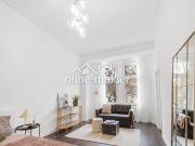 Exklusive lichtdurchflutete Altbauwohnung in zentraler Lage Exklusive lichtdurchflutete Altbauwohnung in zentraler Lage