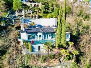 Exklusive Luxusvilla mit Innenpool und Seeblick