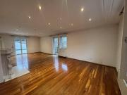 Exklusive Maisonettewohnung mit Terrasse, Balkonen &...