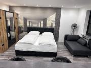 Exklusive möblierte 1 Zimmer Wohung mit Terrasse in...