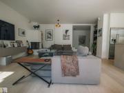 Exklusive Stadtoase mit Eigengarten und Pool Nähe...