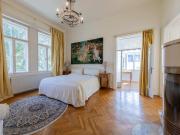 Exklusive Stadtvilla mit 3 Wohneinheiten am Fuße des... Exklusive Stadtvilla mit 3 Wohneinheiten am Fuße des...