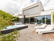 Exklusive Villa mit direktem Seezugang in Neusiedl am See