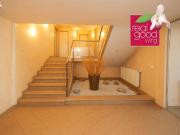 Exklusive Villa mit Pool, Terrassen, Wintergarten &...