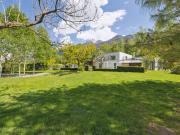 Exklusive Villa mit Swimmingpool, großzügigen Volumen...