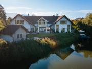 Exklusives Anwesen mit privatem Weiher – Einmalige Villa...