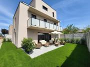 Exklusives Einfamilienhaus mit großzügigem Garten Ein...