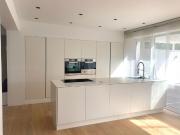 Exklusives Einfamilienhaus mit Pool und gemütlichem...