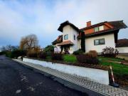 Exklusives Immobilienensemble mit zwei Häusern, großem...