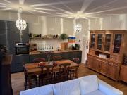 Exklusives möbliertes Penthouse mit 2 Zimmern und Balkon...