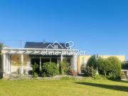 Freistehendes Ein bis Zweifamilienhaus mit Feld und...