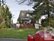 Exklusives Wohnen in Bestlage! Stilvolle Immobilie auf...