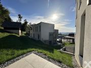 Exklusives Wohnen in Doppelhaushälfte mit Eigengarten...