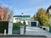 Exklusives Wohnhaus in Enns mit Pool, Outdoorküche und...