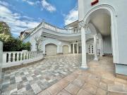EXKLUSIVITÄT ELEGANZ EINZIGARTIGKEIT! Traumvilla mit...