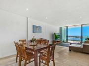 Expansive Apartment with Stunning Broadwater Hinterland...