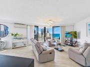 Expansive Coastal Apartment With Ocean Views in Acapulco