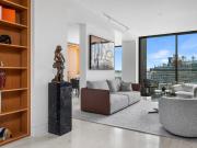 Expansive Luxury Living with Iconic Harbour Views