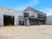 EXPANSIVE & VERSATILE WAREHOUSE/OFFICE