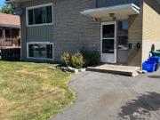 Experimental Farm/Carlington Area 3 Bedroom Apartment in...
