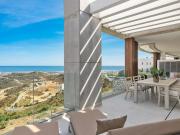 Experimente el lujo moderno en este exquisito...