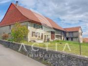 Exploitation de grandes cultures avec halle à poulets