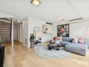 Penthouse style lakeside living with breathtaking city...