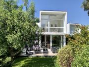 Exquisita casa remodelada en condominio familiar en Marbella