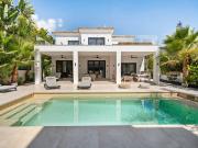 Exquisita Villa Contemporánea a Pocos Pasos de la Playa...