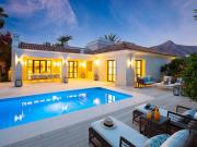 Exquisita villa nueva enclavada en el corazón del Valle...