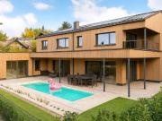 Exquisite Neubau Luxusvilla mit Seeblick und Pool /...