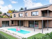 Exquisite Neubau Luxusvilla mit Seeblick und Pool /...