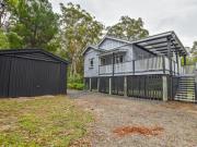 Exquisite Queenslander with original features, Close to town