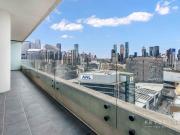 EXQUISITE YARRA'S EDGE APARTMENT