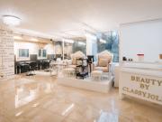 EXQUISITER SCHÖNHEIS SALON MIT DIVERSEN ANGEBOTEN EXQUISITER SCHÖNHEIS SALON MIT DIVERSEN ANGEBOTEN