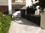 Exquisito apartamento semi reformado en primera línea...