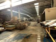 Extensa nave industrial en Corrales de Buelna